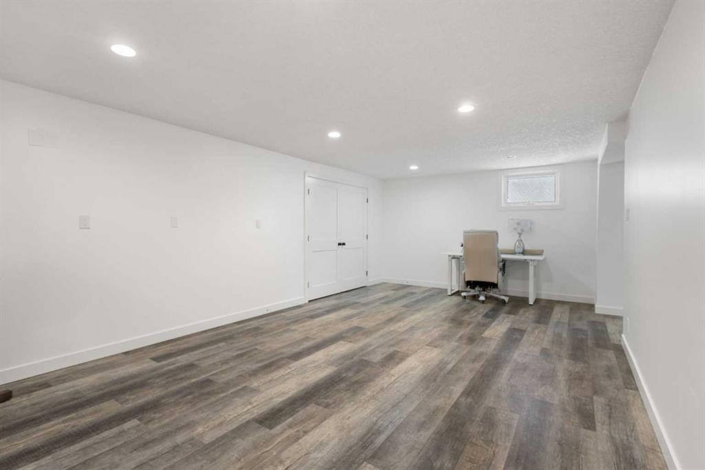 4 Varview Place Nw, Calgary, AB - Indoor