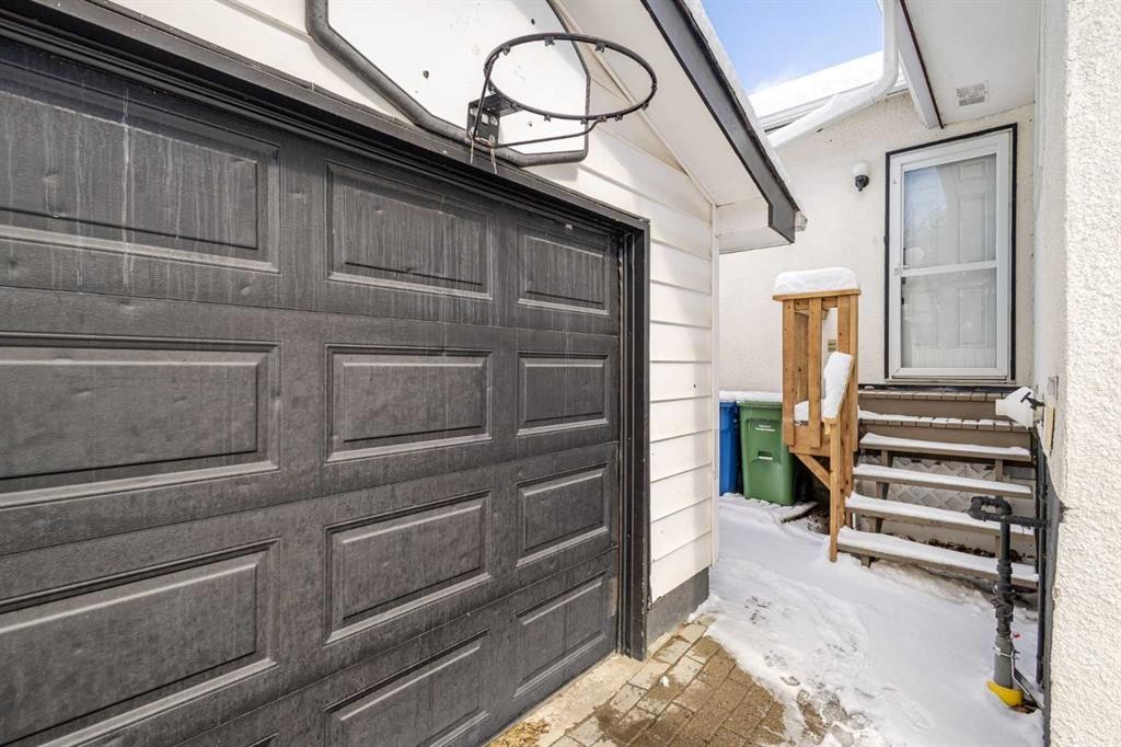 4 Varview Place Nw, Calgary, AB - With Exterior