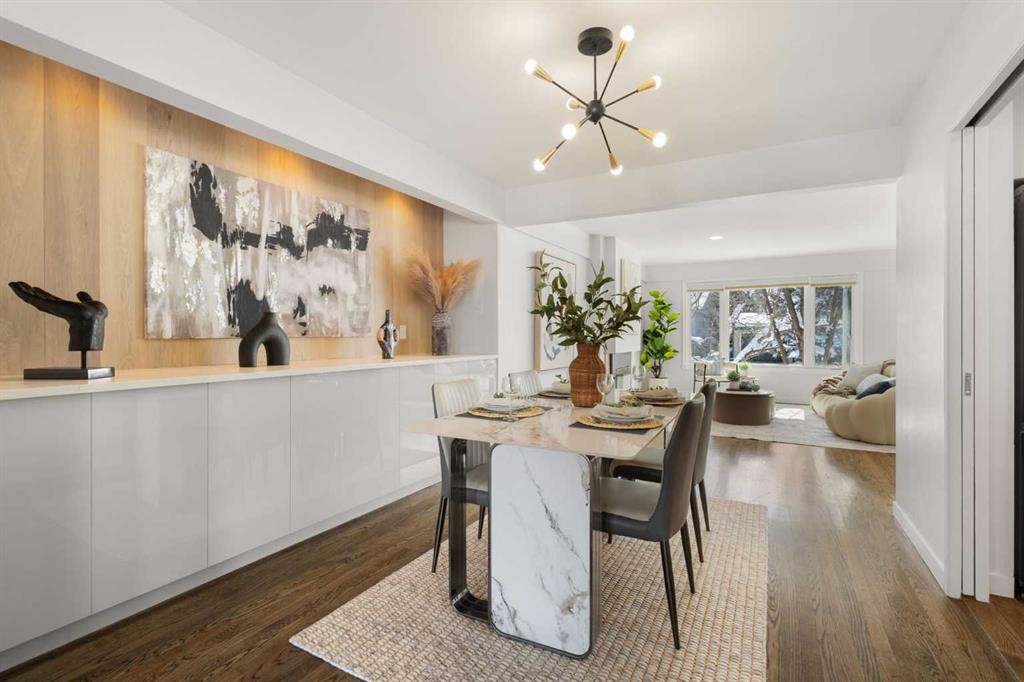 4 Varview Place Nw, Calgary, AB - Indoor Photo Showing Dining Room