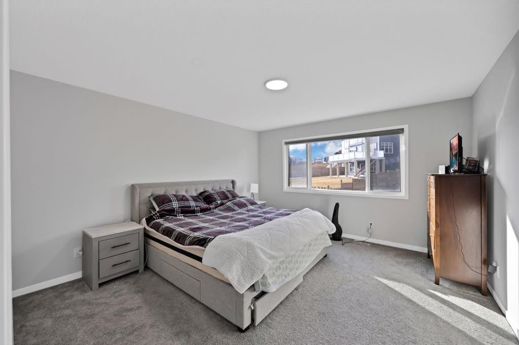 127 Calhoun Crescent Ne, Calgary, AB - Indoor Photo Showing Bedroom