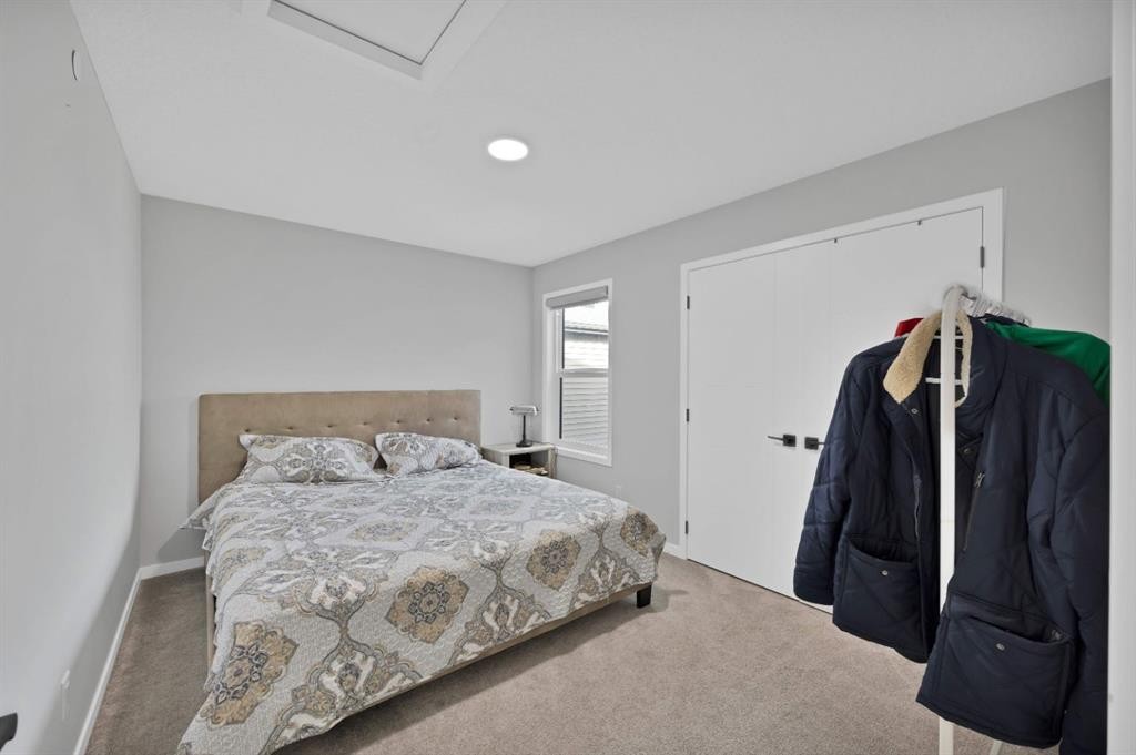 127 Calhoun Crescent Ne, Calgary, AB - Indoor Photo Showing Bedroom