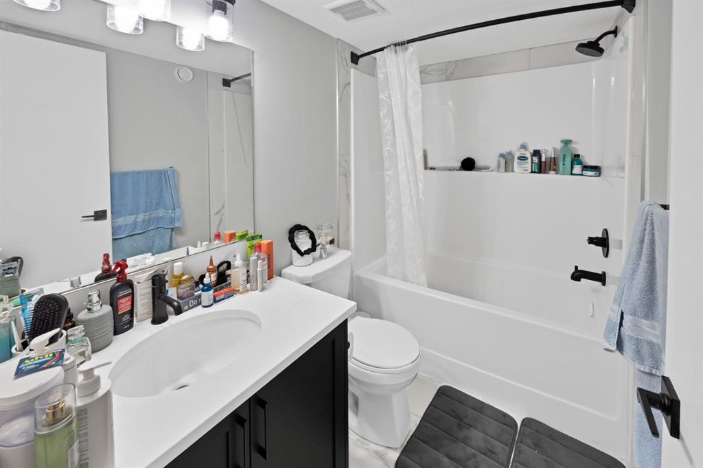 127 Calhoun Crescent Ne, Calgary, AB - Indoor Photo Showing Bathroom