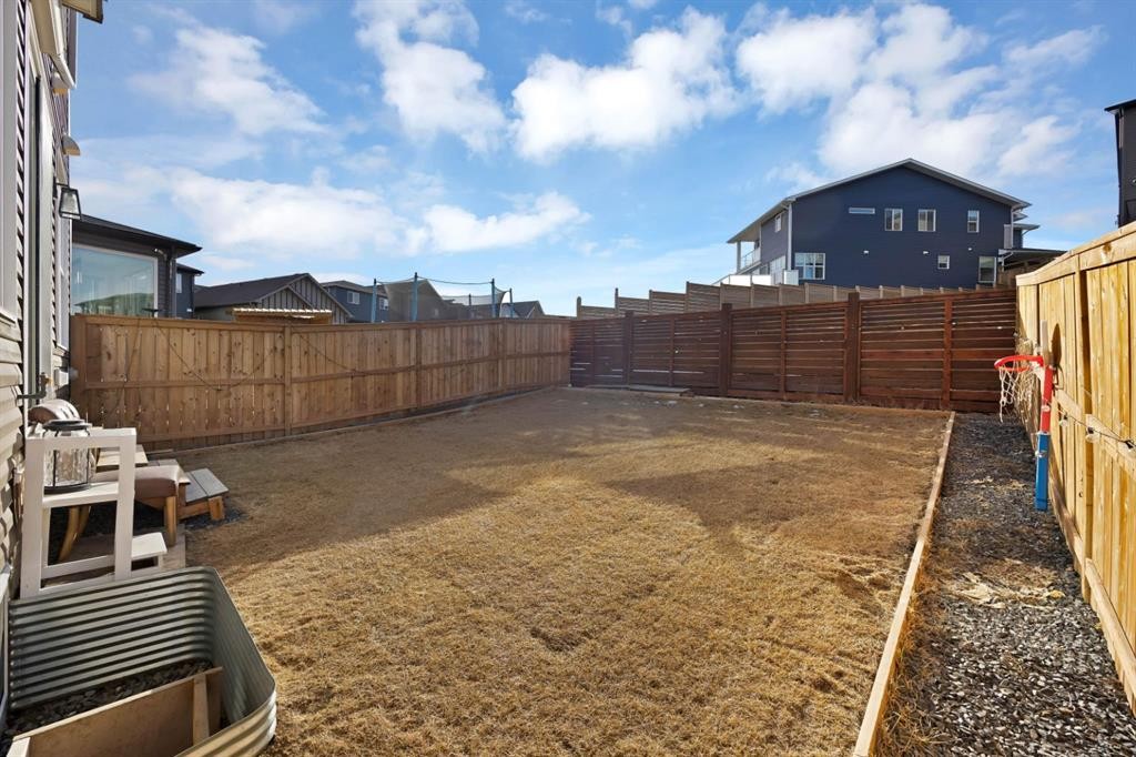 127 Calhoun Crescent Ne, Calgary, AB - Outdoor