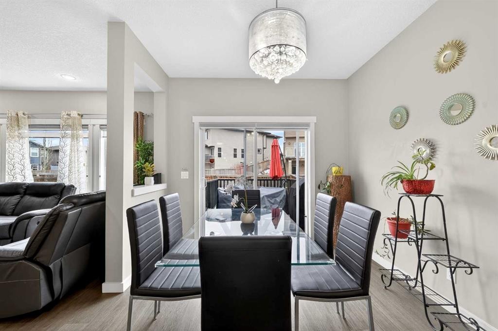 148 Walden Square Se, Calgary, AB - Indoor Photo Showing Dining Room