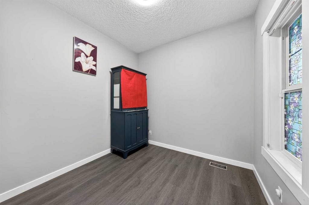 148 Walden Square Se, Calgary, AB - Indoor Photo Showing Other Room