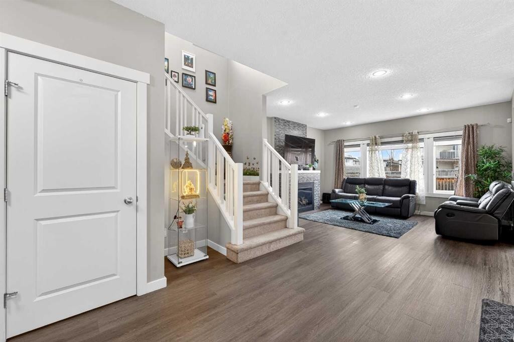 148 Walden Square Se, Calgary, AB - Indoor