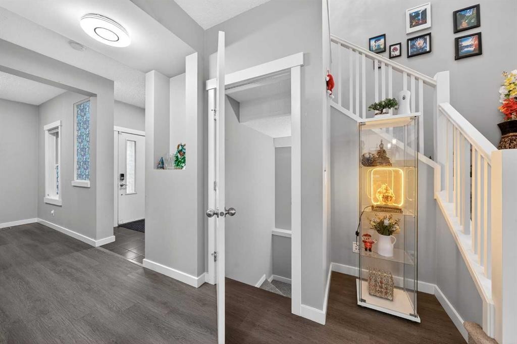 148 Walden Square Se, Calgary, AB - Indoor Photo Showing Other Room