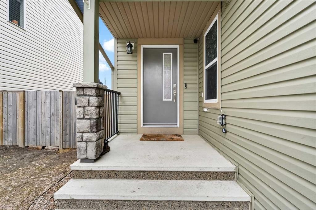 148 Walden Square Se, Calgary, AB - Outdoor With Exterior