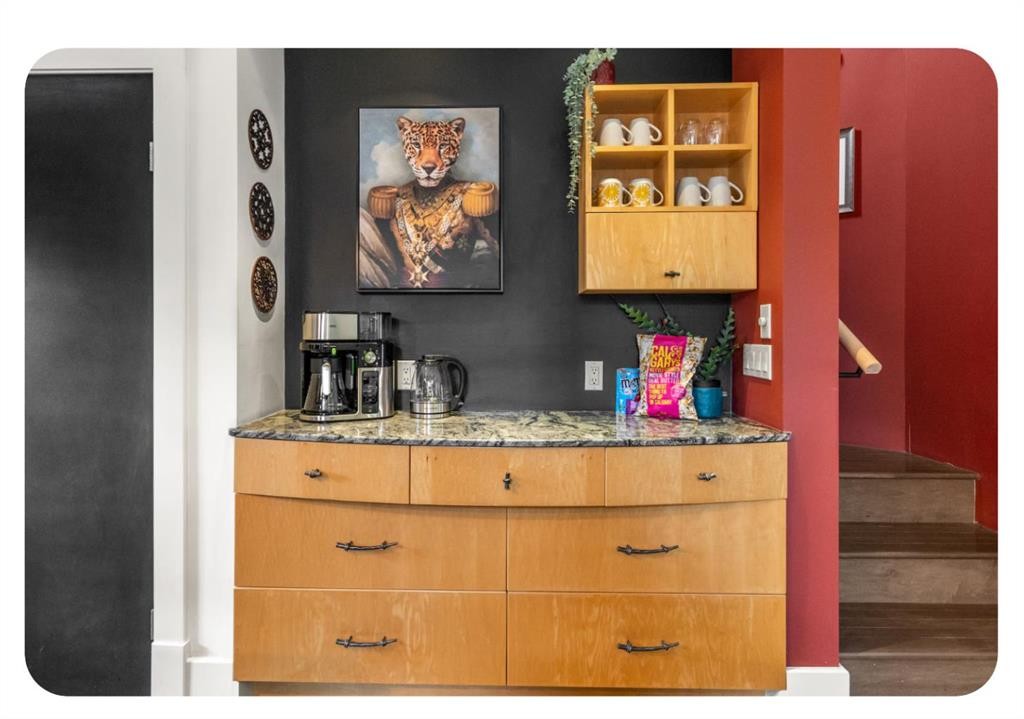 714 7 Avenue Ne, Calgary, AB - Indoor Photo Showing Other Room