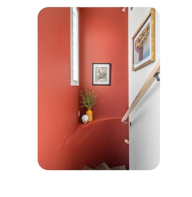 714 7 Avenue Ne, Calgary, AB - Indoor Photo Showing Other Room