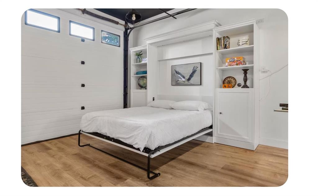 714 7 Avenue Ne, Calgary, AB - Indoor Photo Showing Bedroom