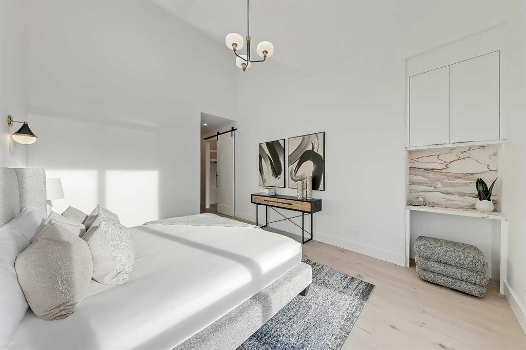 2008 8 Avenue Se, Calgary, AB - Indoor Photo Showing Bedroom