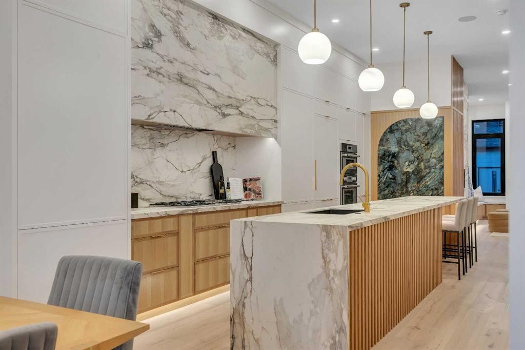 2008 8 Avenue Se, Calgary, AB - Indoor