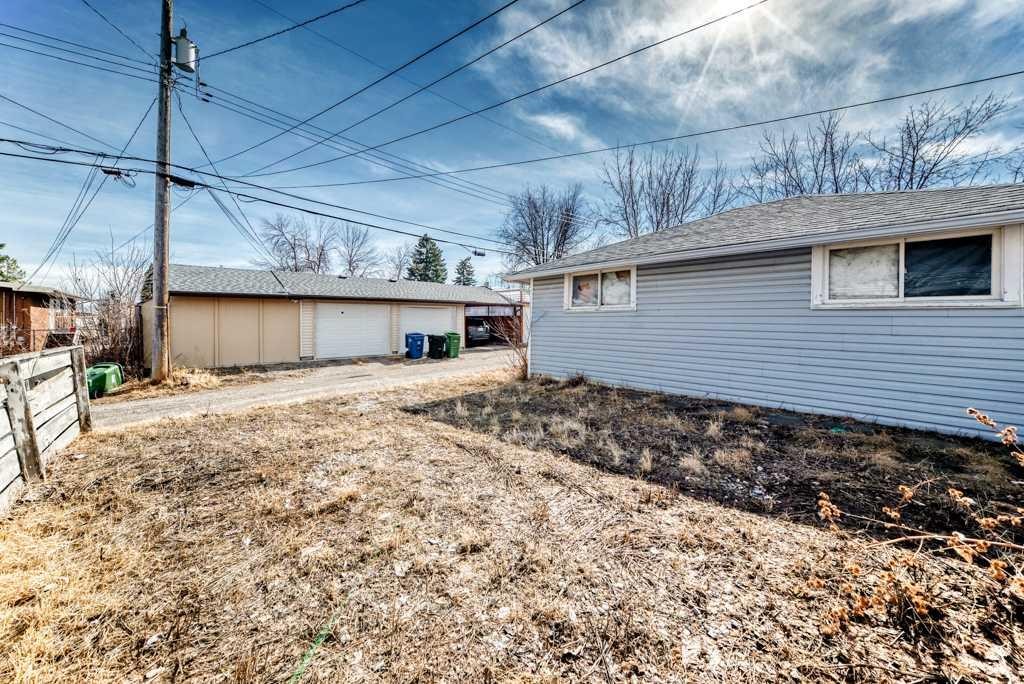 1610 40 Street Sw, Calgary, AB - Outdoor