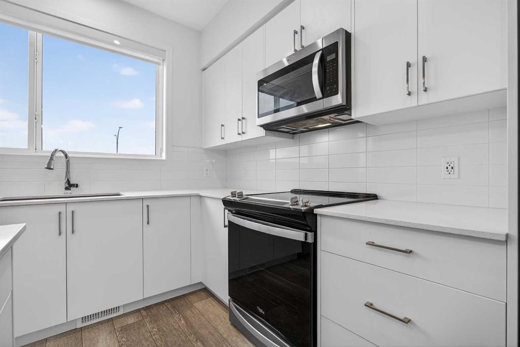 882 Cornerstone Boulevard Ne, Calgary, AB - Indoor Photo Showing Kitchen With Upgraded Kitchen