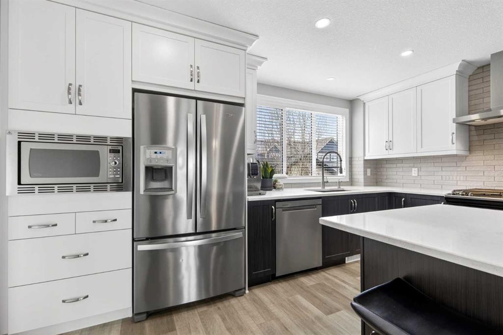 261 Masters Road Se, Calgary, AB - Indoor Photo Showing Kitchen With Upgraded Kitchen