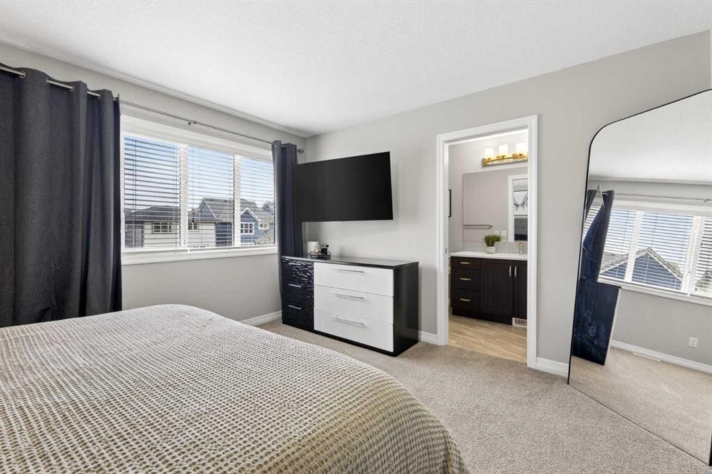 261 Masters Road Se, Calgary, AB - Indoor Photo Showing Bedroom