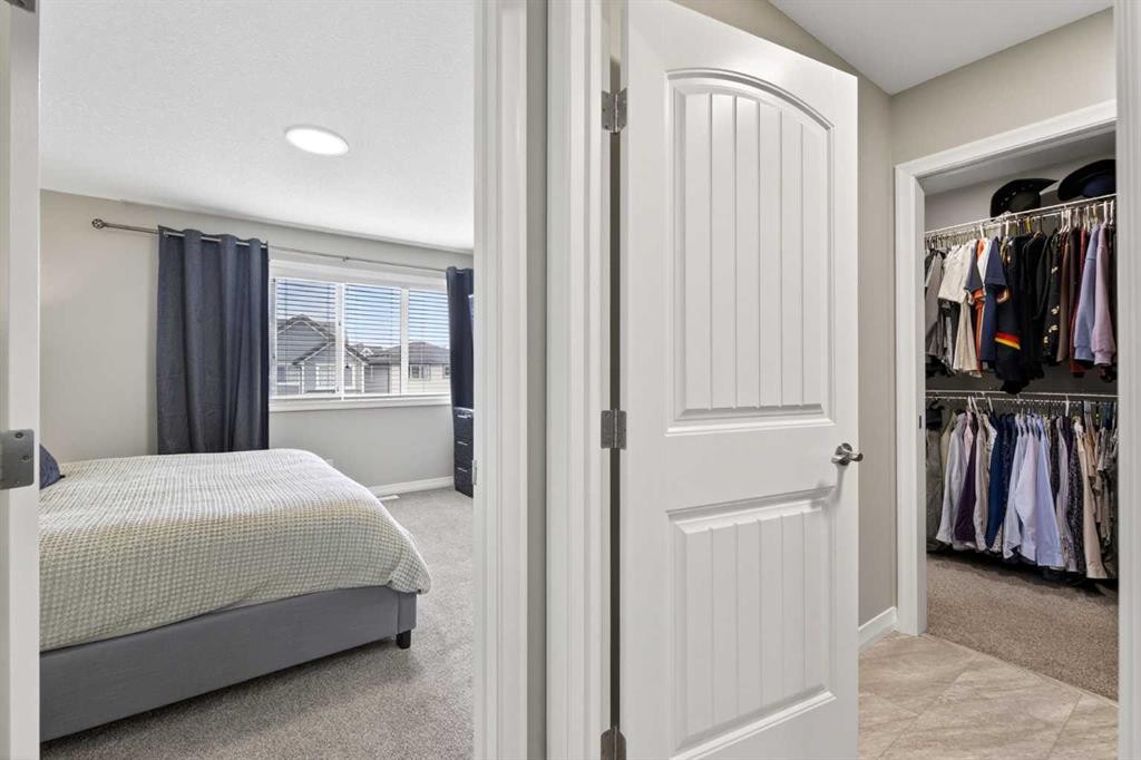 261 Masters Road Se, Calgary, AB - Indoor Photo Showing Other Room