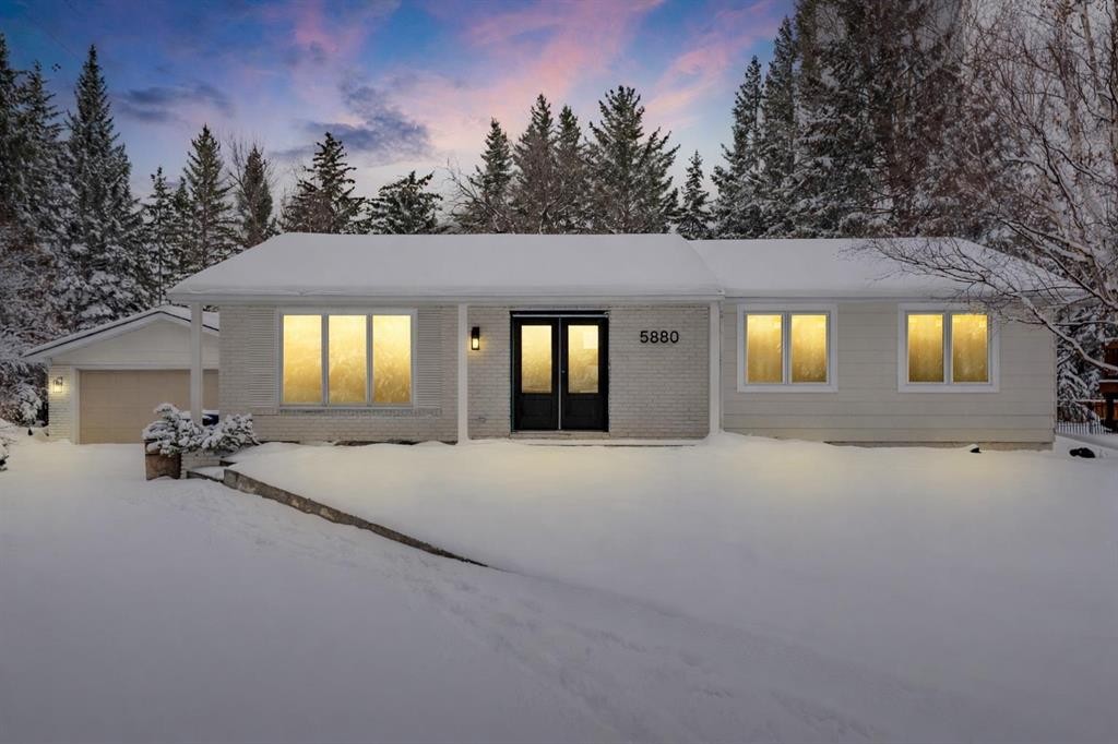 5880 Dalridge Hill Nw, Calgary, AB - Outdoor