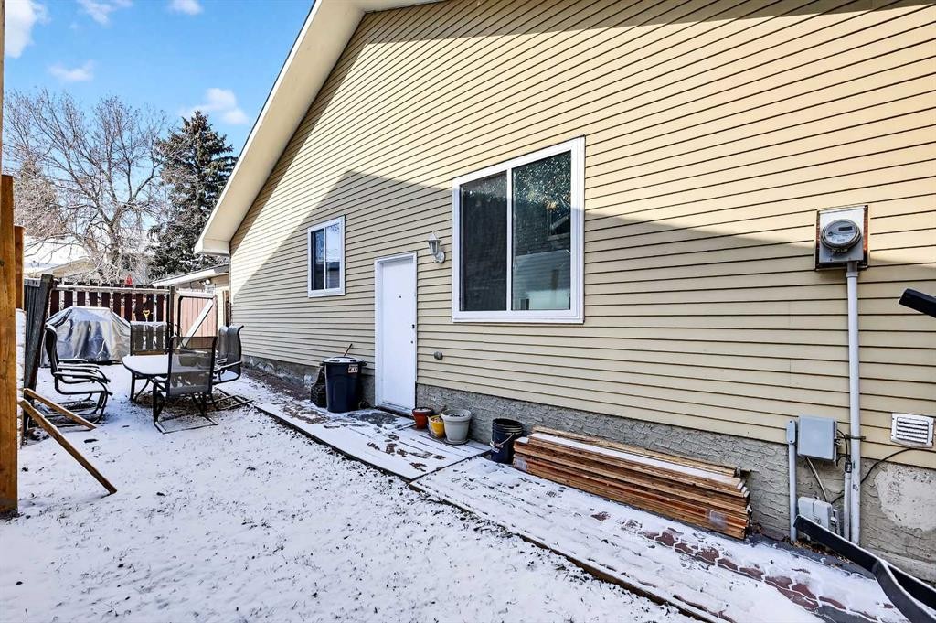 236 Mckerrell Way Se, Calgary, AB - Outdoor With Exterior