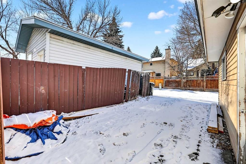 236 Mckerrell Way Se, Calgary, AB - Outdoor