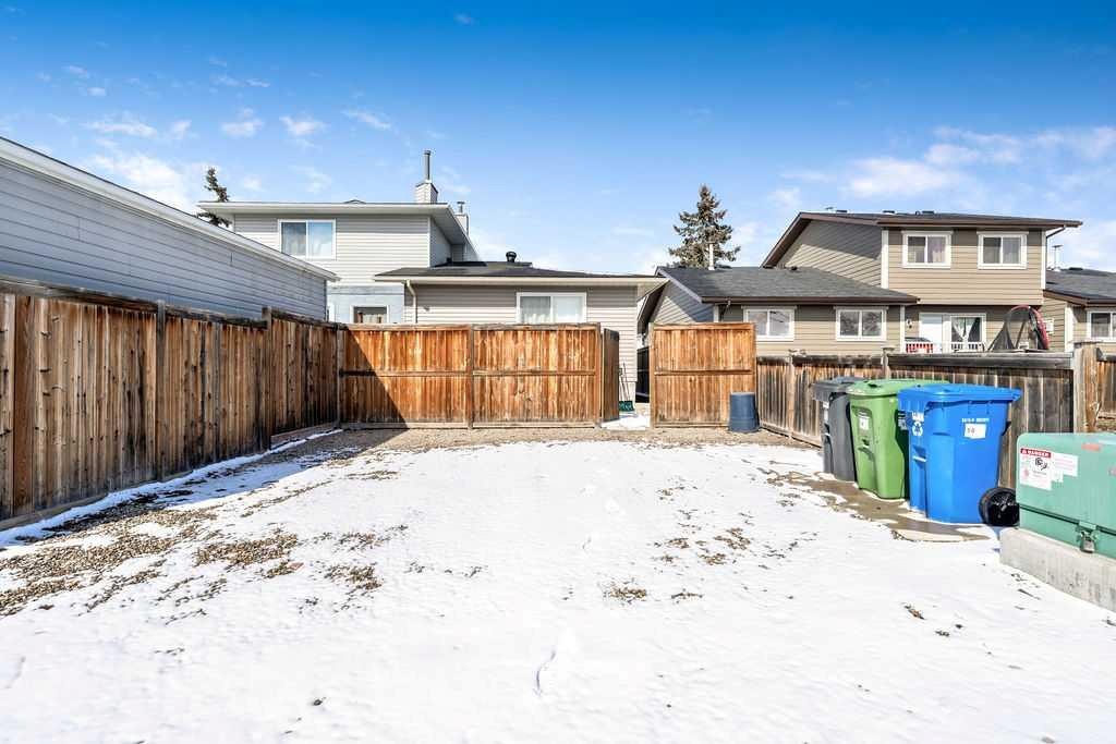 50 Cedarwood Rise Sw, Calgary, AB - Outdoor With Exterior