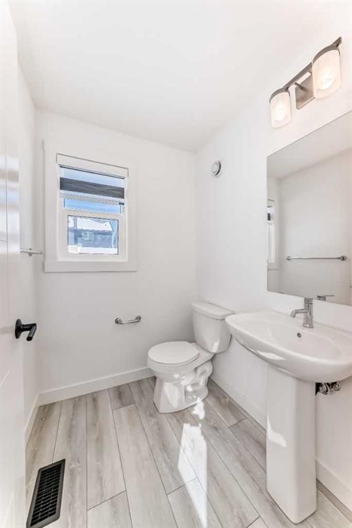 357 Calhoun Common Ne, Calgary, AB - Indoor Photo Showing Bathroom