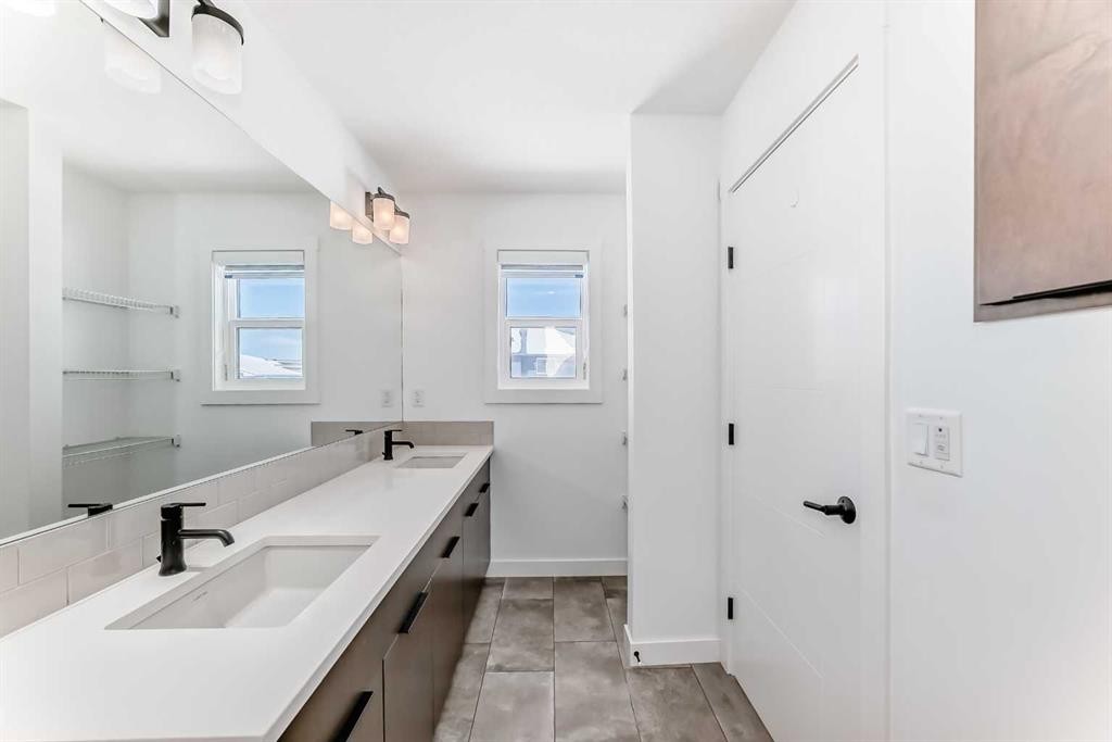 357 Calhoun Common Ne, Calgary, AB - Indoor Photo Showing Bathroom