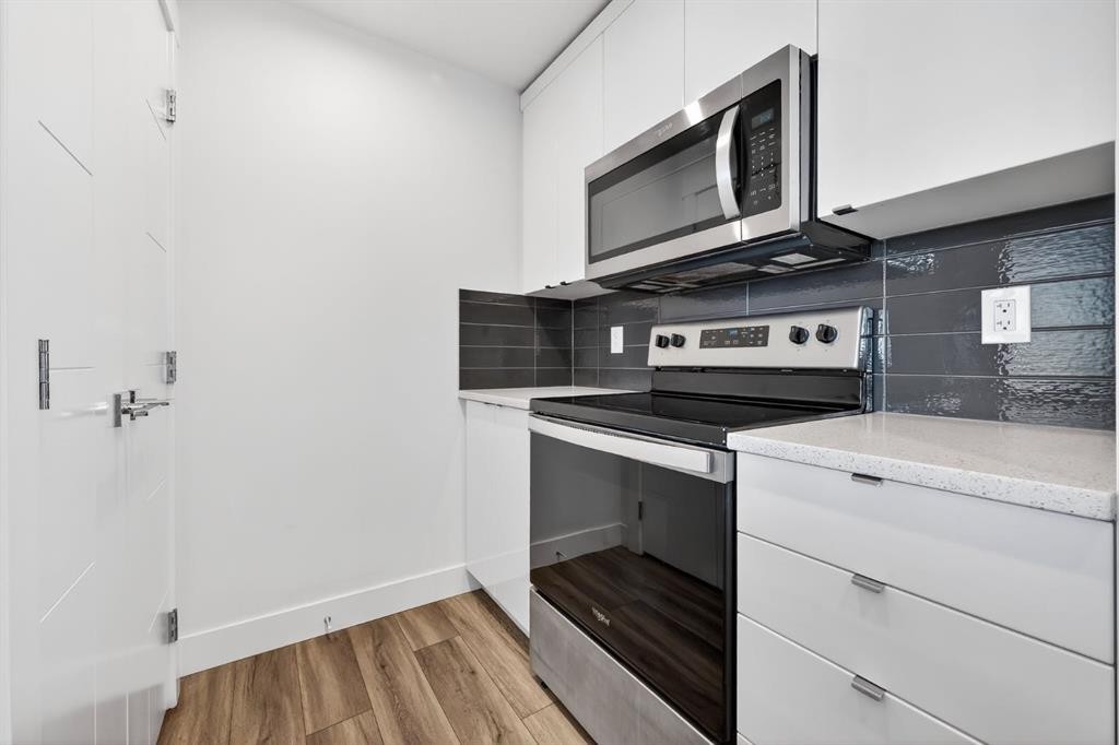 214 Seton Passage Se, Calgary, AB - Indoor Photo Showing Kitchen