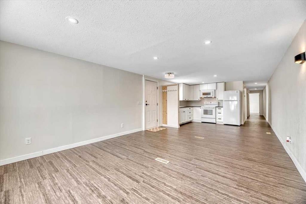 114-6220 17 Avenue Se, Calgary, AB