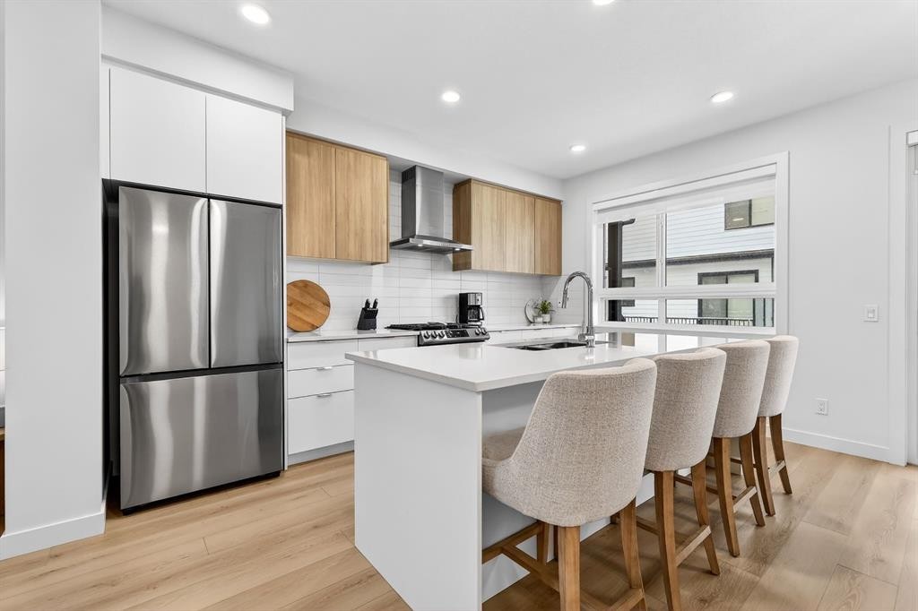 10 Currie Walk Sw, Calgary, AB - Indoor