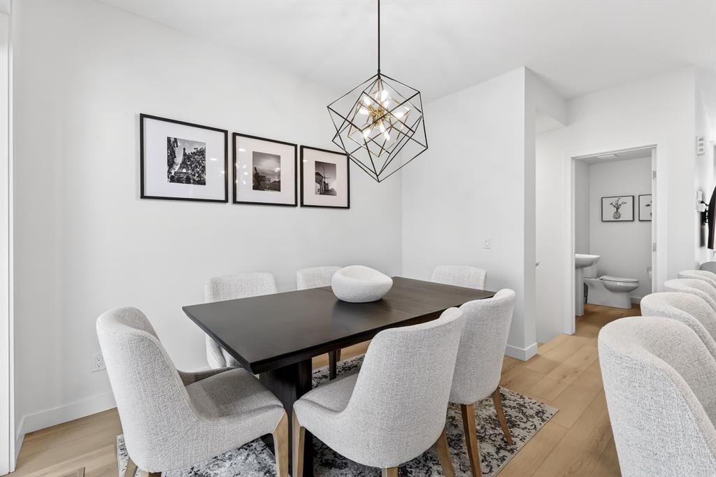 10 Currie Walk Sw, Calgary, AB - Indoor Photo Showing Dining Room