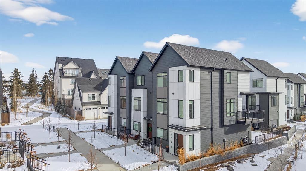 10 Currie Walk Sw, Calgary, AB - Outdoor With Facade