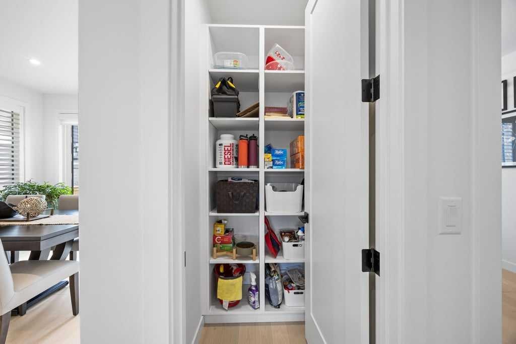 80 Timberline Way Sw, Calgary, AB - Indoor