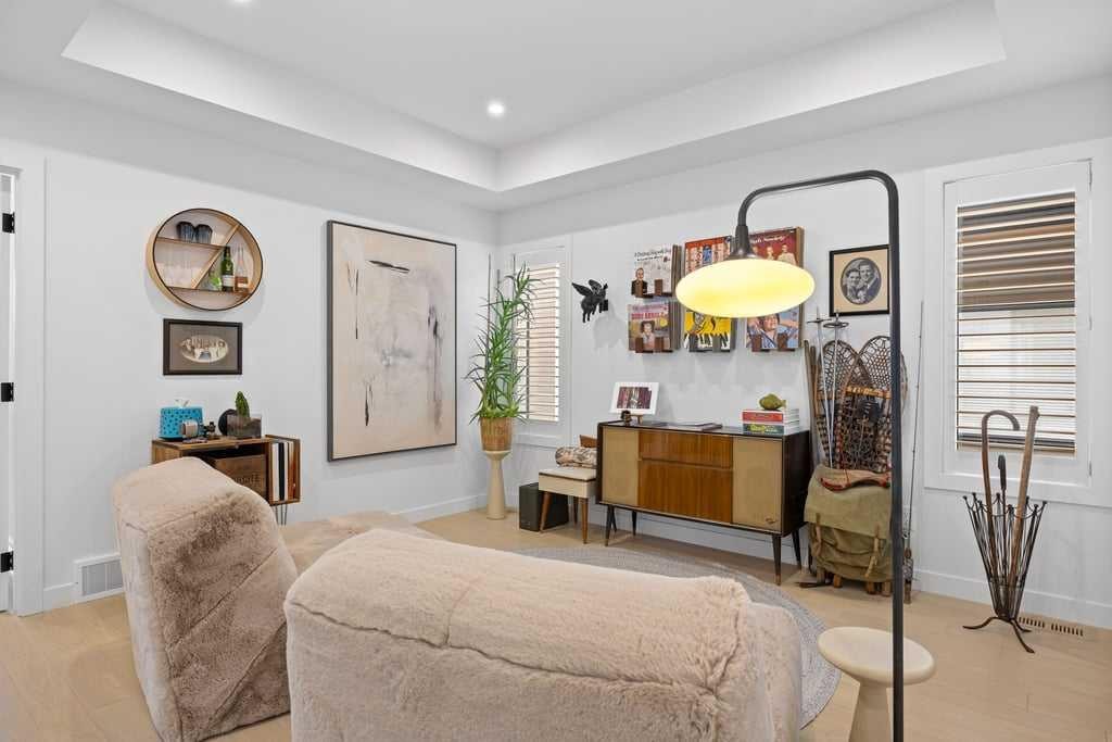 80 Timberline Way Sw, Calgary, AB - Indoor