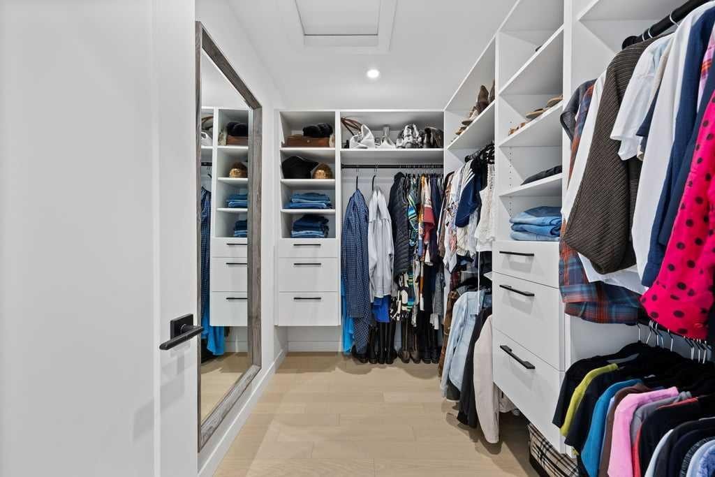 80 Timberline Way Sw, Calgary, AB - Indoor With Storage