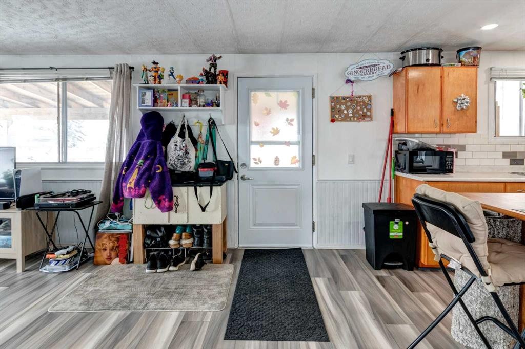 93 Huntstrom Drive Ne, Calgary, AB - Indoor