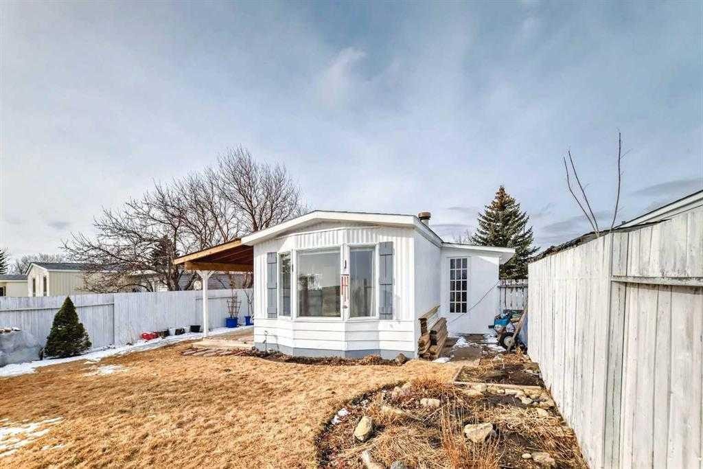 93 Huntstrom Drive Ne, Calgary, AB - Outdoor