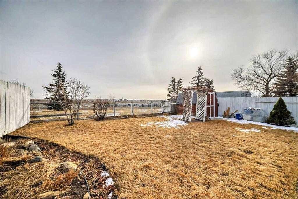 93 Huntstrom Drive Ne, Calgary, AB - Outdoor