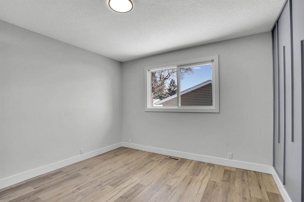 363 Templeside Circle Ne, Calgary, AB - Indoor Photo Showing Other Room