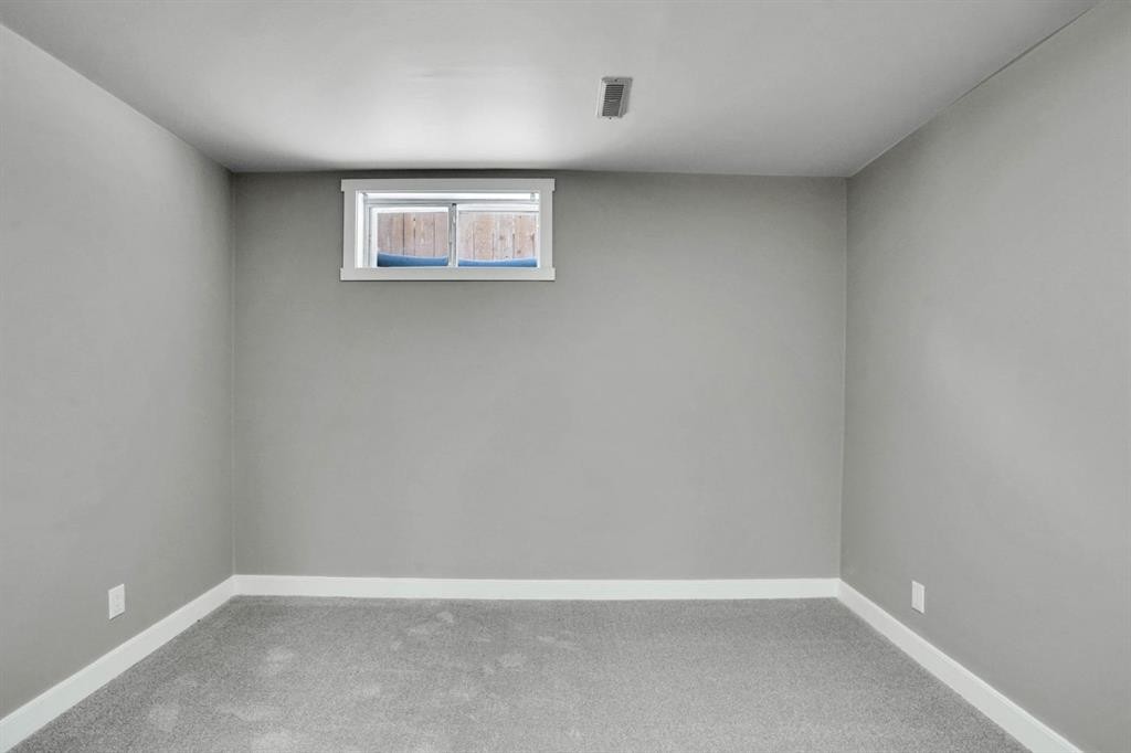 363 Templeside Circle Ne, Calgary, AB - Indoor Photo Showing Other Room