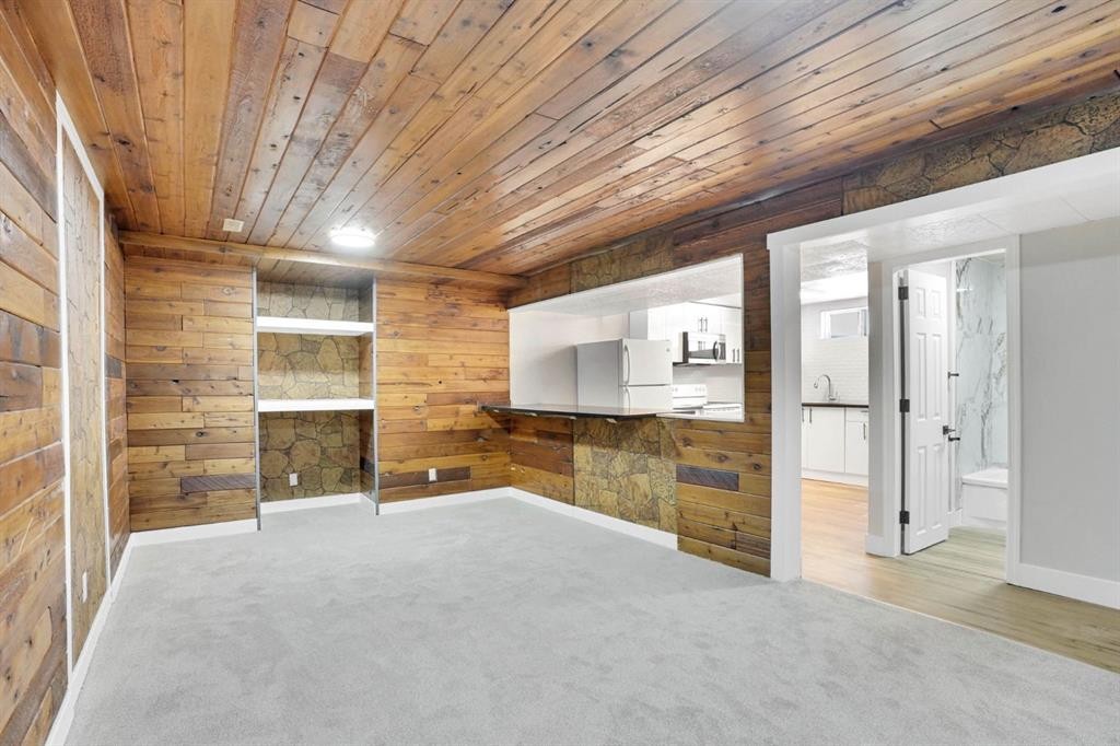 363 Templeside Circle Ne, Calgary, AB - Indoor Photo Showing Other Room