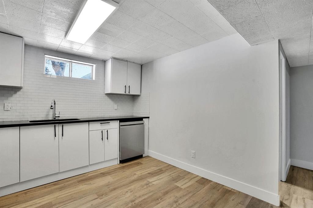 363 Templeside Circle Ne, Calgary, AB - Indoor Photo Showing Kitchen
