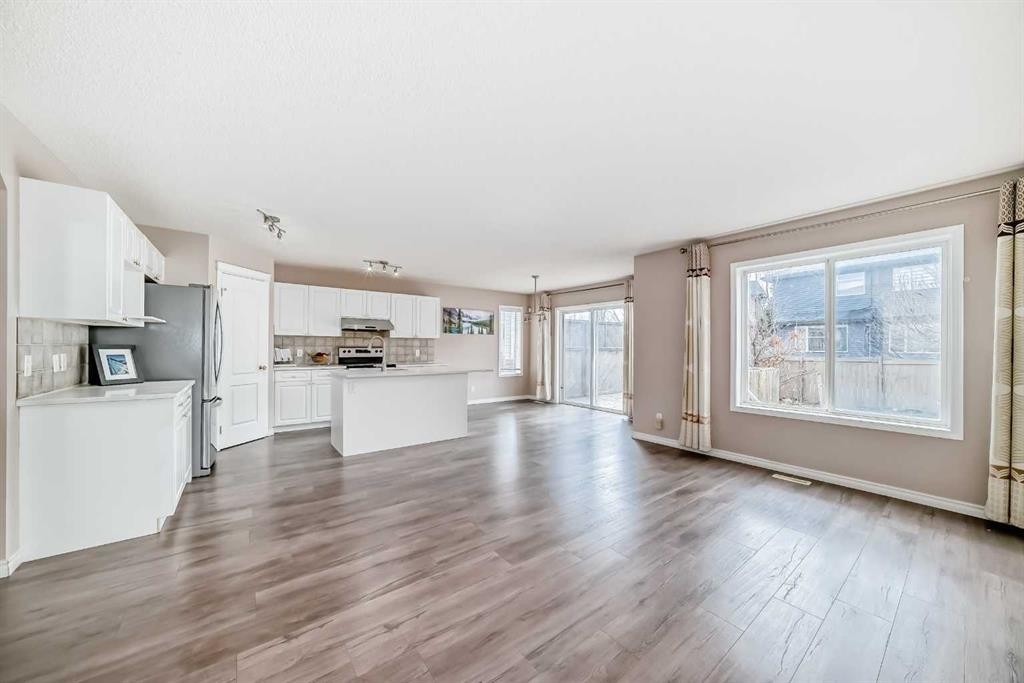 9 Somerside Crescent Sw, Calgary, AB - Indoor