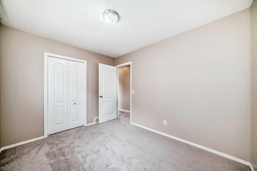 9 Somerside Crescent Sw, Calgary, AB - Indoor