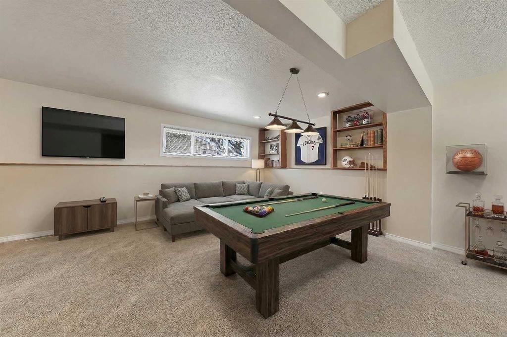 68 West Glen Crescent Sw, Calgary, AB - Indoor Photo Showing Other Room