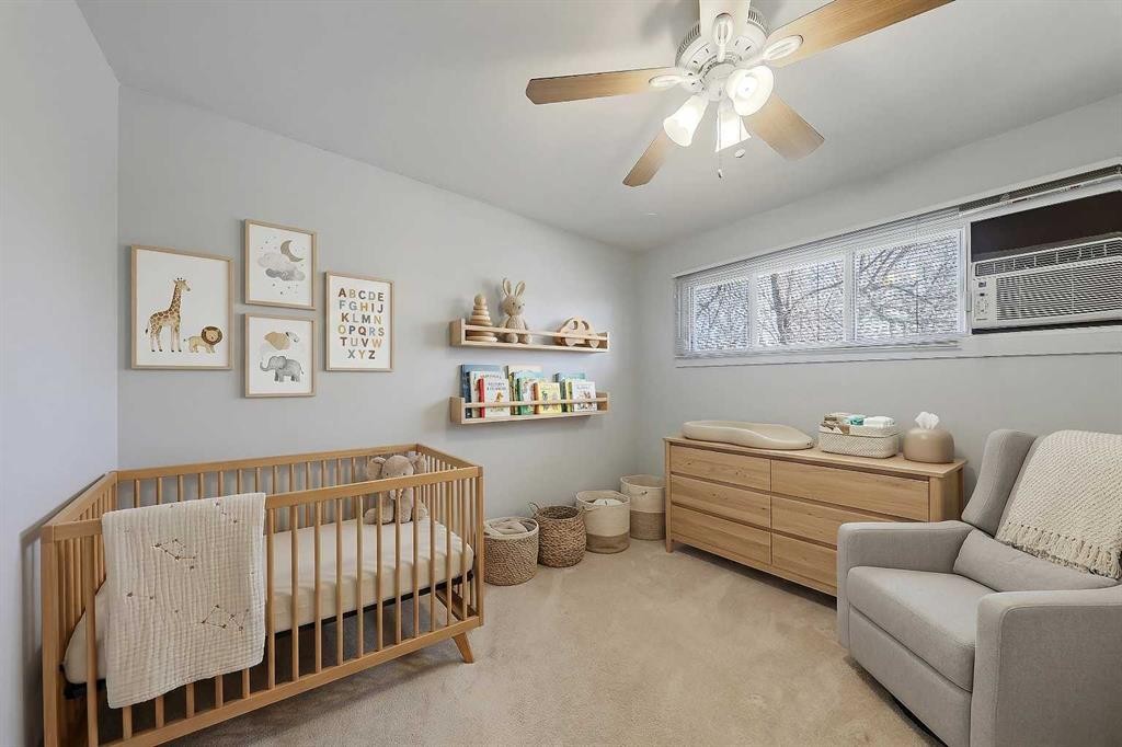 68 West Glen Crescent Sw, Calgary, AB - Indoor Photo Showing Bedroom