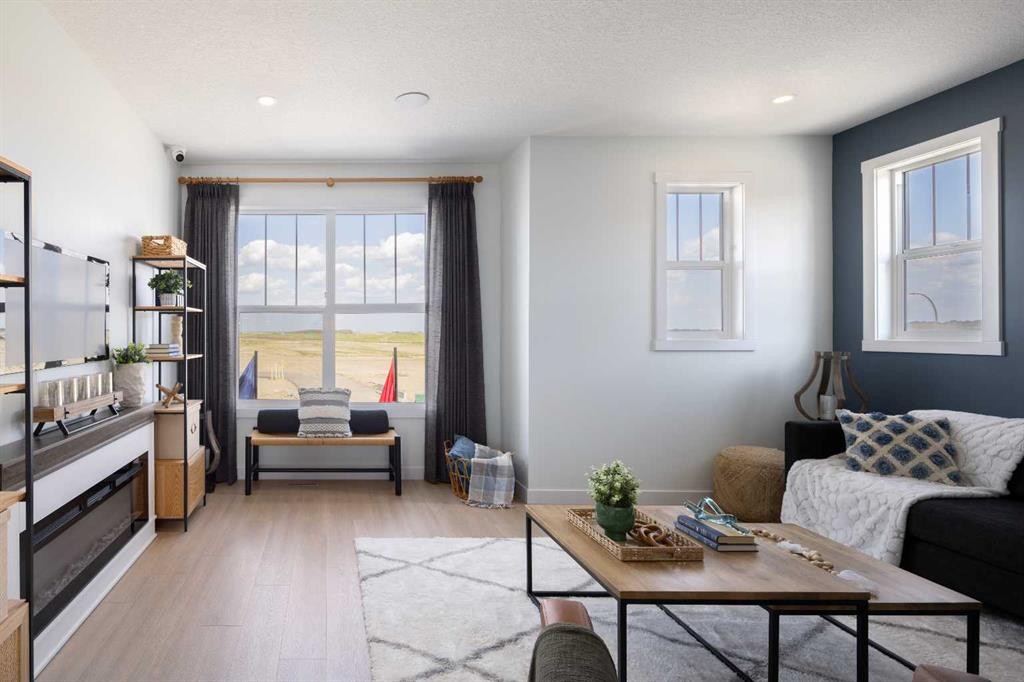 13 Wild Rose Way Se, Calgary, AB - Indoor Photo Showing Living Room