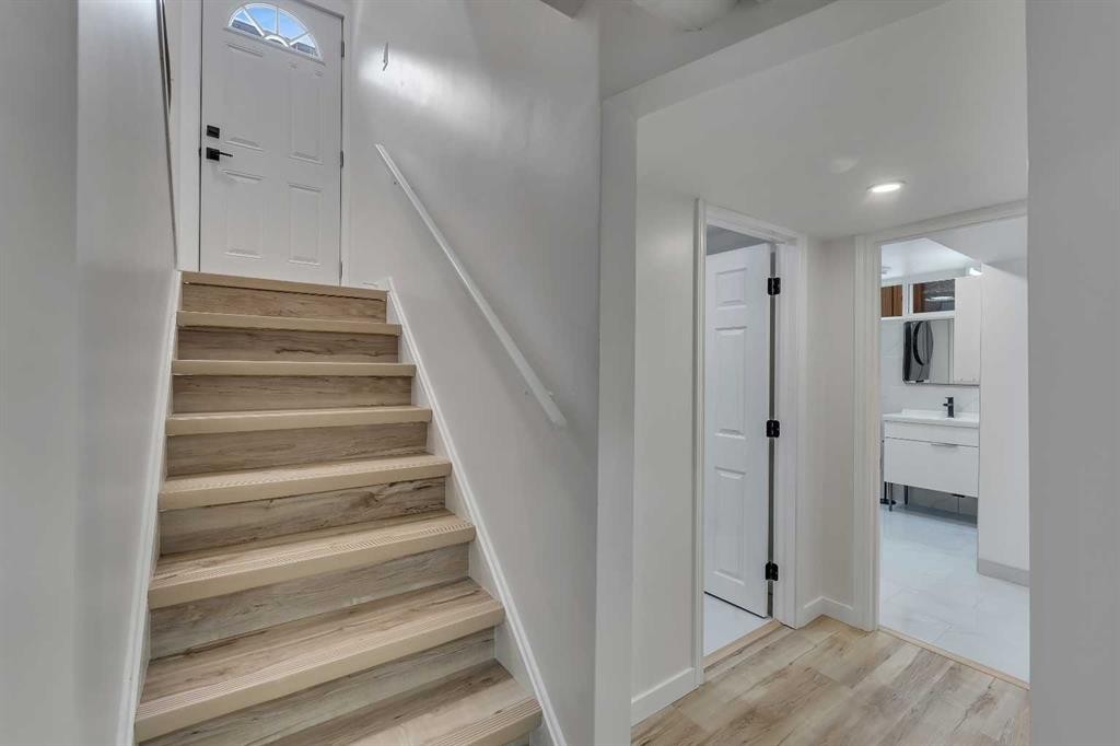 4824 Claret Street Nw, Calgary, AB - Indoor Photo Showing Other Room