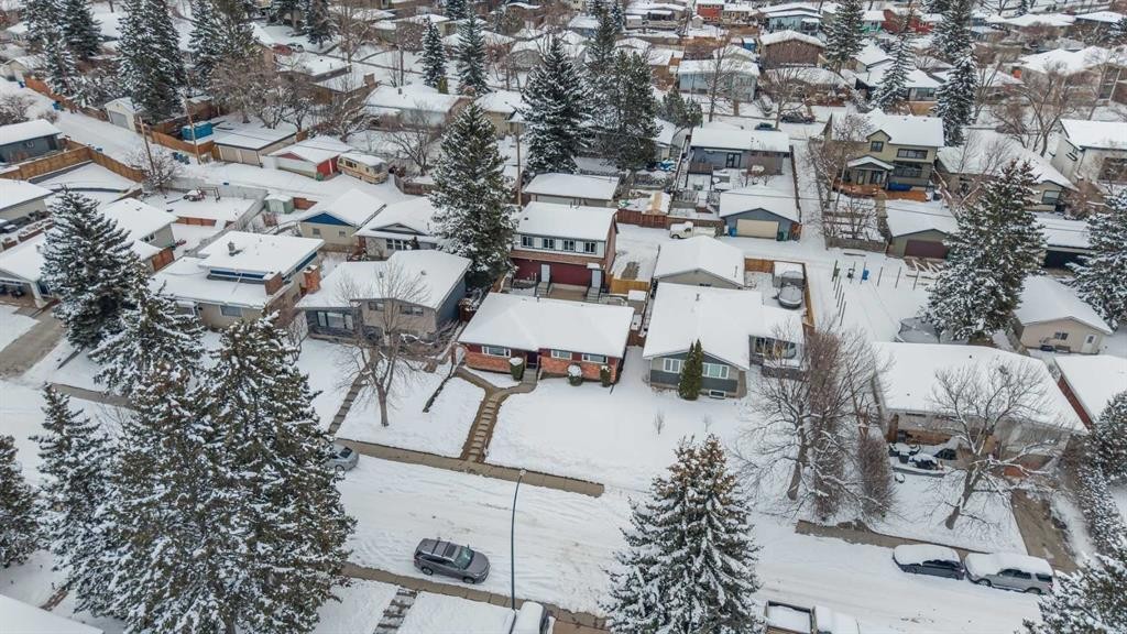 4824 Claret Street Nw, Calgary, AB - Outdoor With View